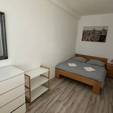 1 With Balcony, Nalepkova 4/6 아파트 Liptovský Mikuláš